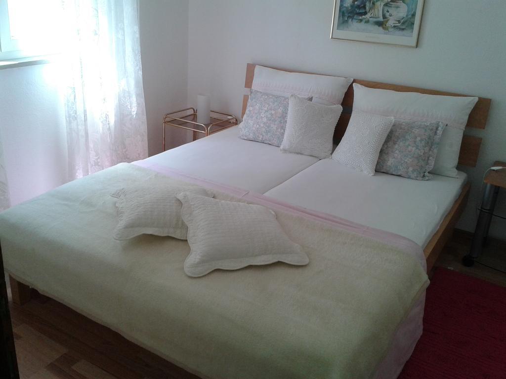 Apartment Splitska Buitenkant foto